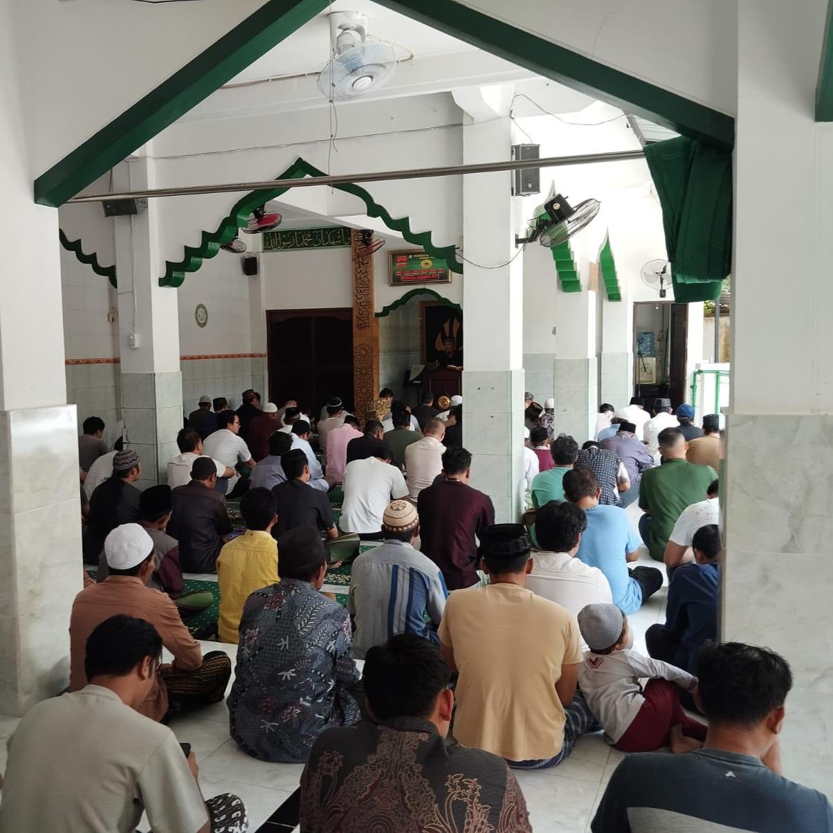 Jam'ah Sholat Jum'at Musholla Al Kausar